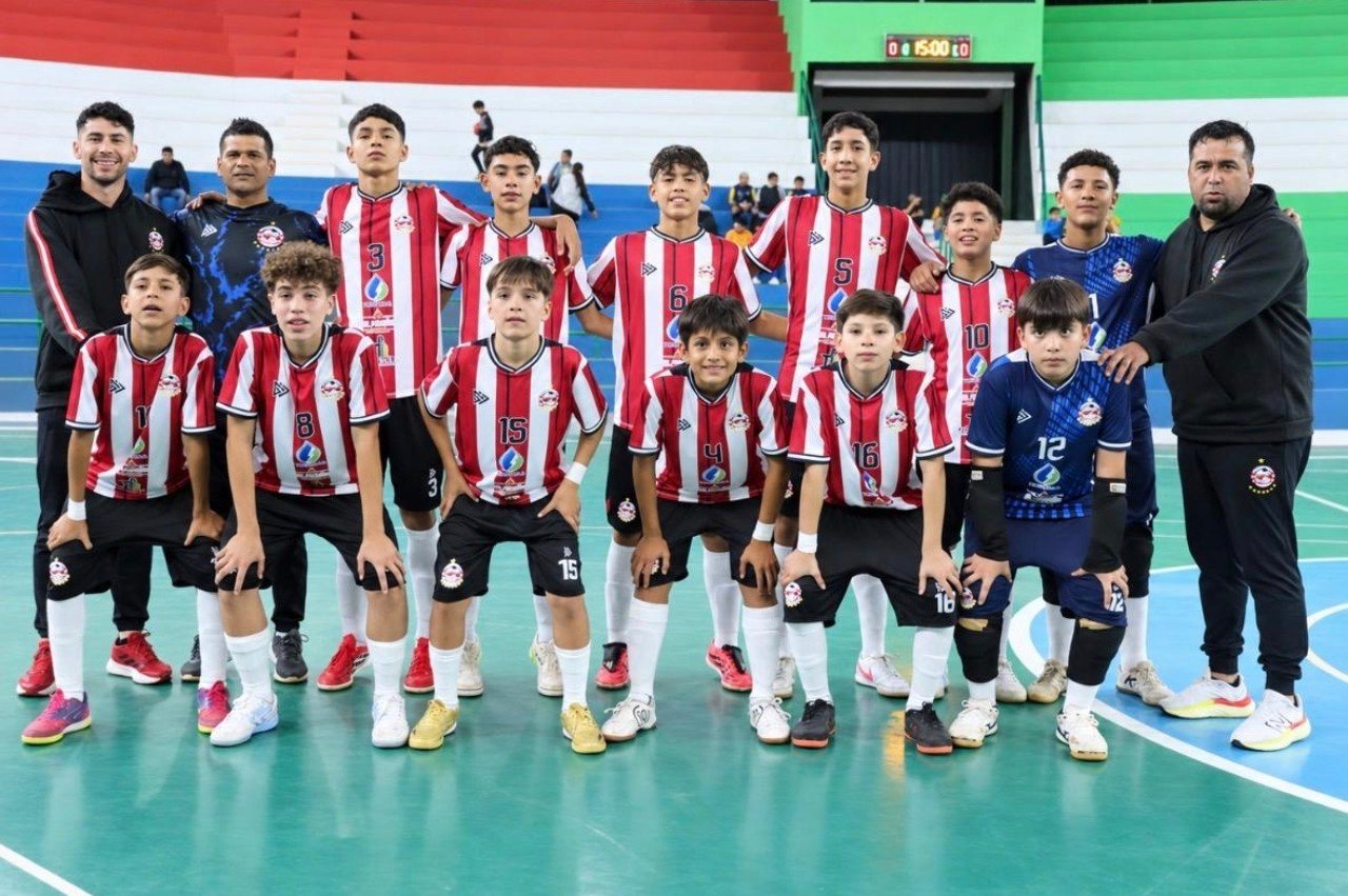 ¡PUNTAJE PERFECTO Y A SEMIFINALES! LA ALBIRROJA OVETENSE BRILLA EN EL NACIONAL C13 Y SE PREPARA PARA UNA “FINAL ADELANTADA”